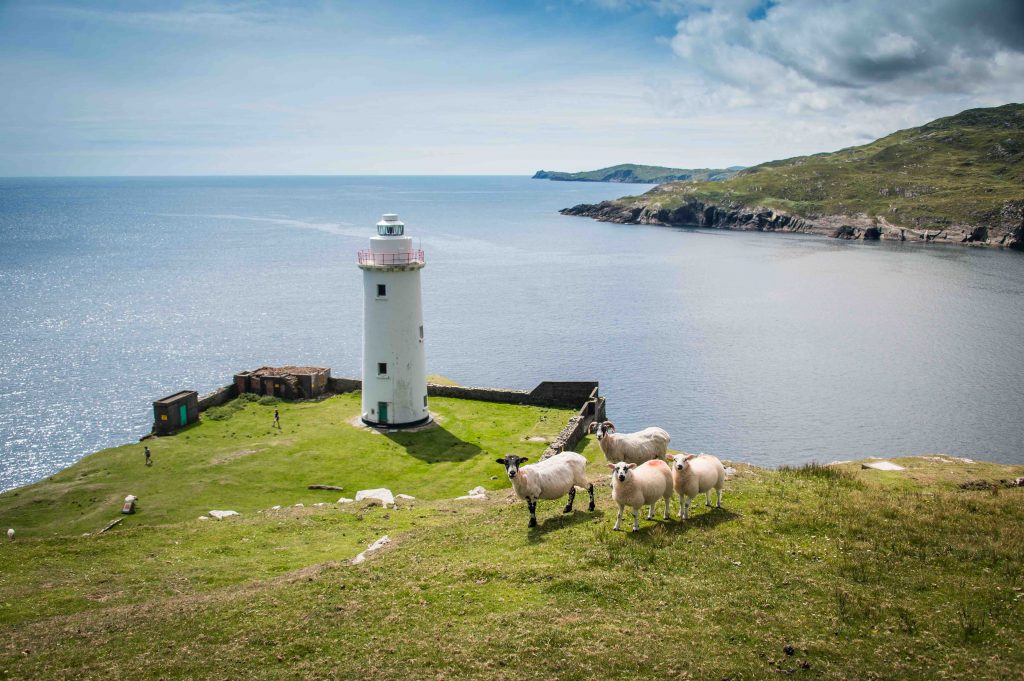 Ardnakinna Lighthouse, Bere Island